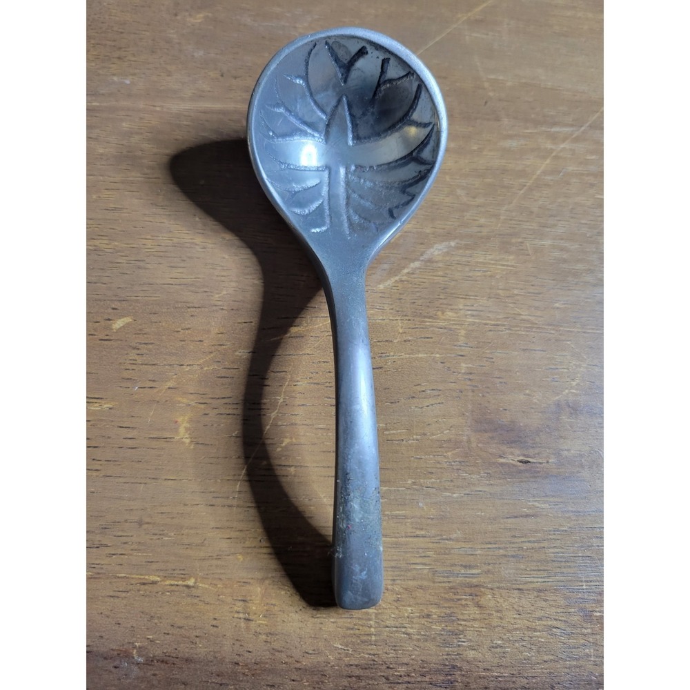 Vintage Pewter Metal Leaf Motif Ladle Servingware Curved Handle Matte Grey 4.5"